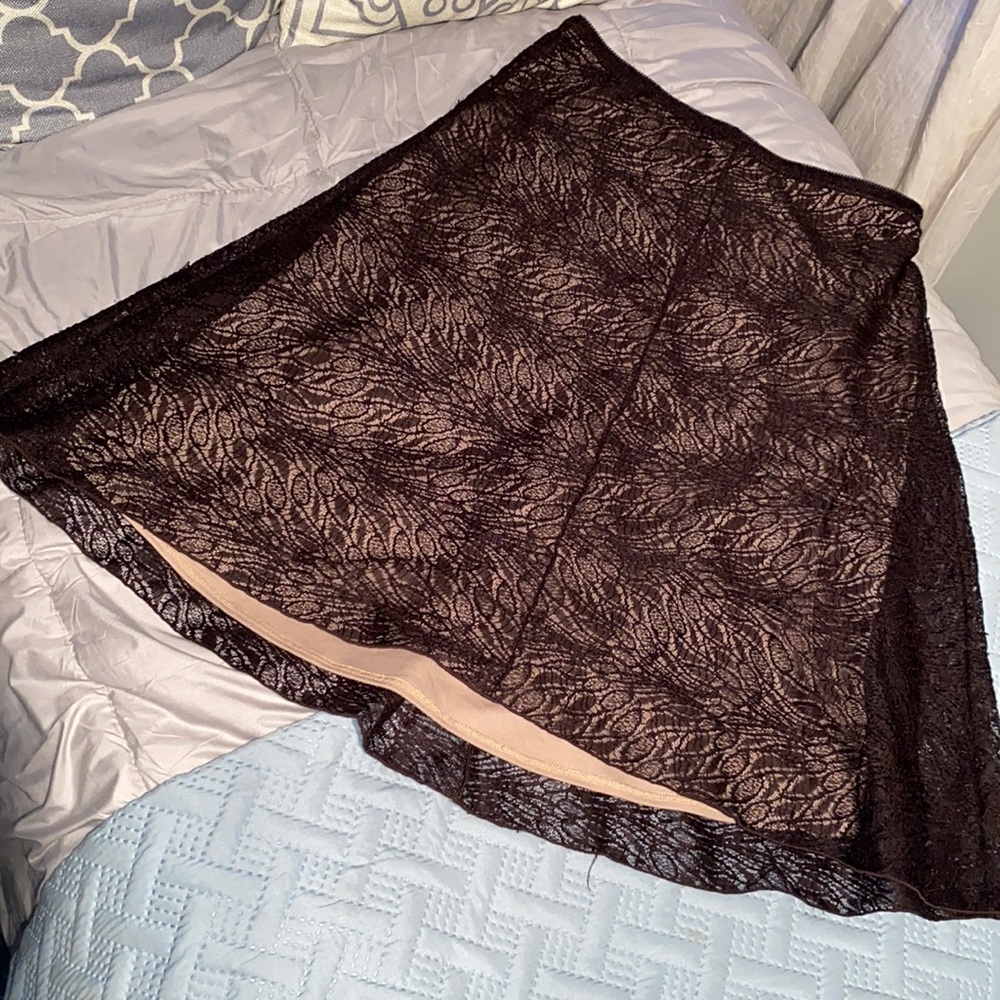 Max Studio lined lace overlay hi lo knee length skirt. Tan with brown lace med